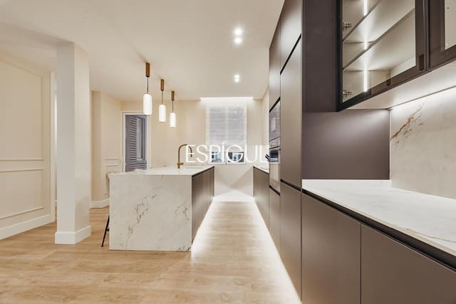 3 bedroom Flat for sale in Goya, Madrid city with garage - € 2,139,000 (Ref: 10016219)