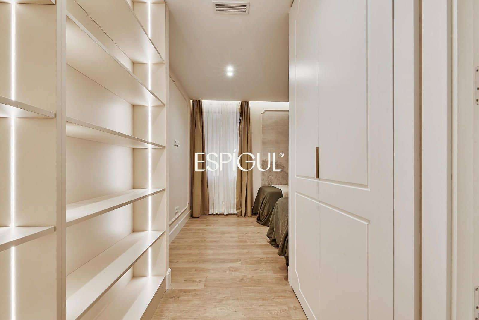 3 bedroom Flat for sale in Madrid city with garage - € 2,139,000 (Ref: 10016219)