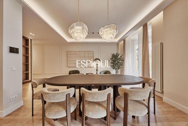 3 bedroom Flat for sale in Chamberí, Madrid city - € 1,425,000 (Ref: 10016221)