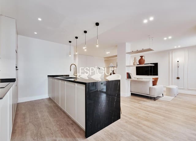 3 bedroom Flat for sale in Castellana, Madrid city with garage - € 2,919,000 (Ref: 10016226)