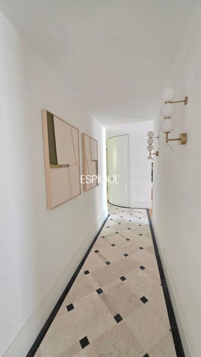 5 slaapkamer Flat te koop in Madrid stad met garage - € 7.900.000 (Ref: 10016230)