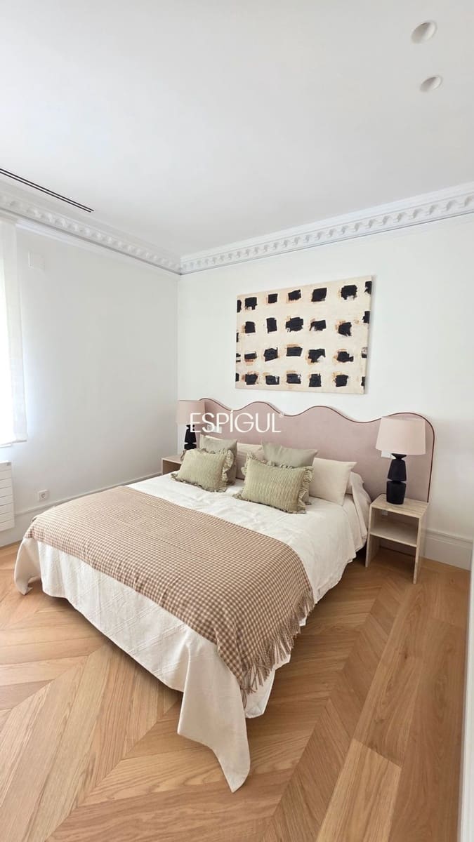 5 slaapkamer Flat te koop in Madrid stad met garage - € 7.900.000 (Ref: 10016230)