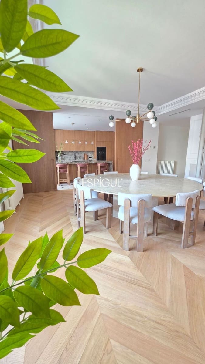 5 slaapkamer Flat te koop in Madrid stad met garage - € 7.900.000 (Ref: 10016230)