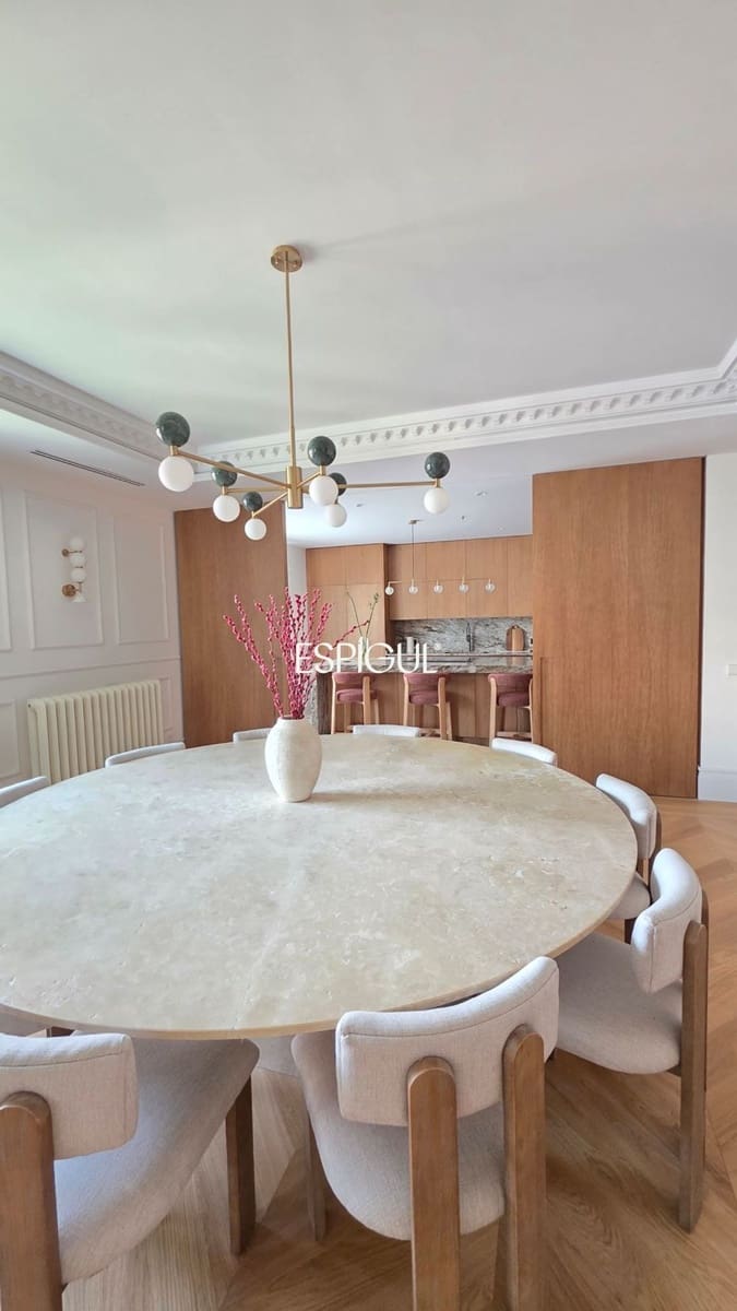5 slaapkamer Flat te koop in Madrid stad met garage - € 7.900.000 (Ref: 10016230)