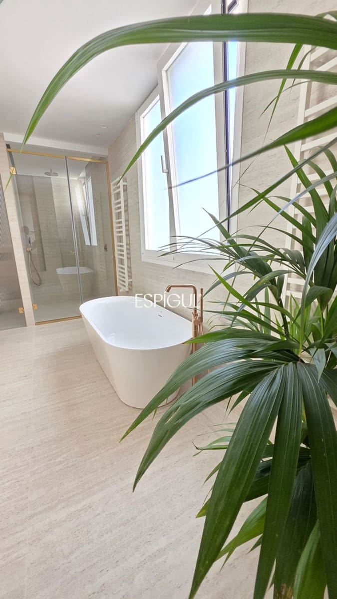 5 slaapkamer Flat te koop in Madrid stad met garage - € 7.900.000 (Ref: 10016230)