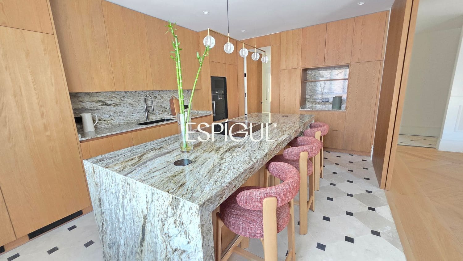 5 slaapkamer Flat te koop in Madrid stad met garage - € 7.900.000 (Ref: 10016230)