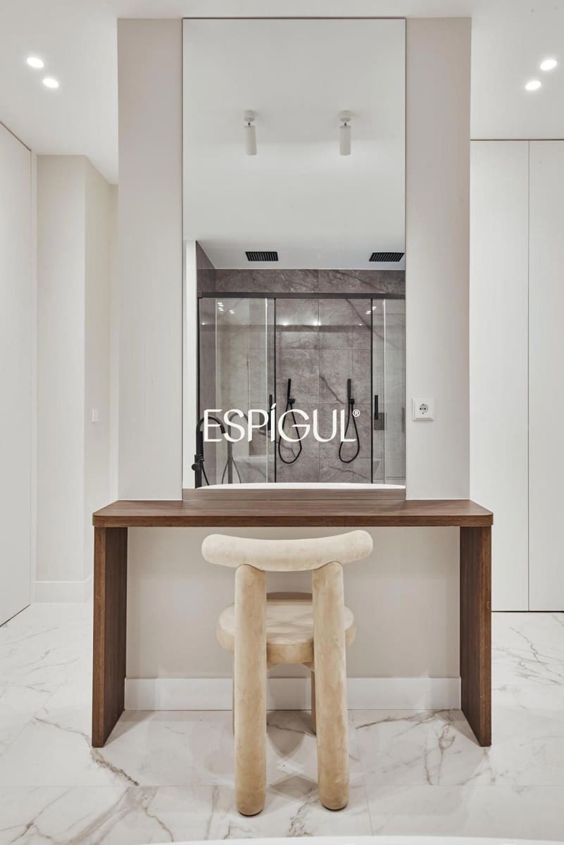 2 bedroom Flat for sale in Madrid city - € 1,050,000 (Ref: 10016238)