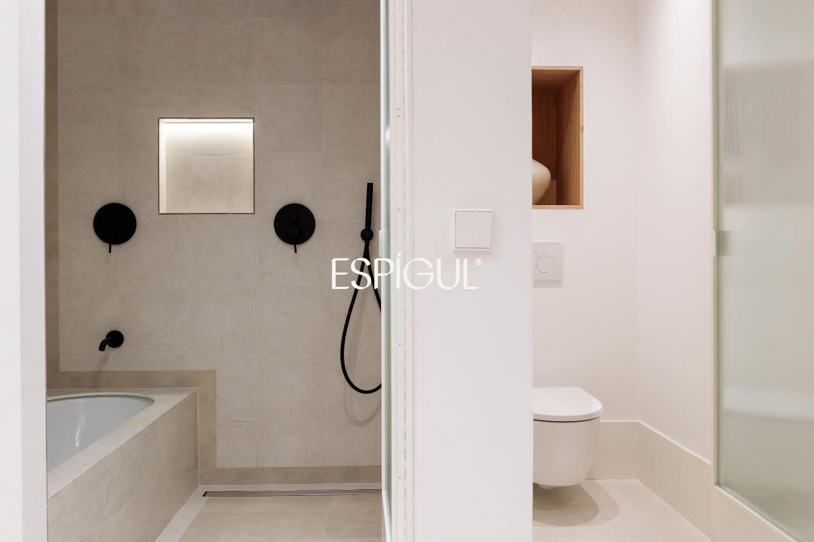 2 bedroom Flat for sale in Madrid city - € 1,295,000 (Ref: 10016240)