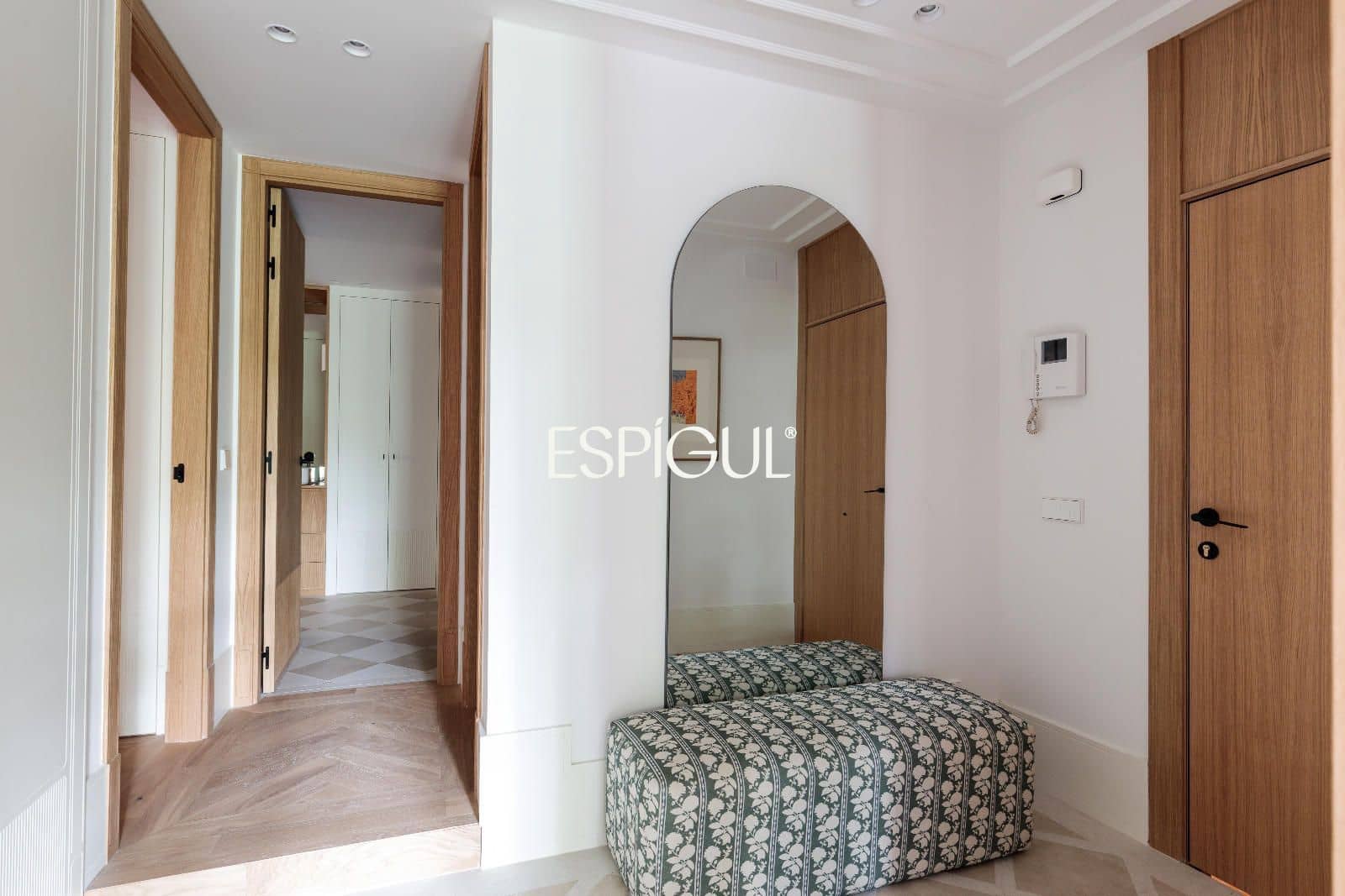 2 bedroom Flat for sale in Madrid city - € 1,295,000 (Ref: 10016240)