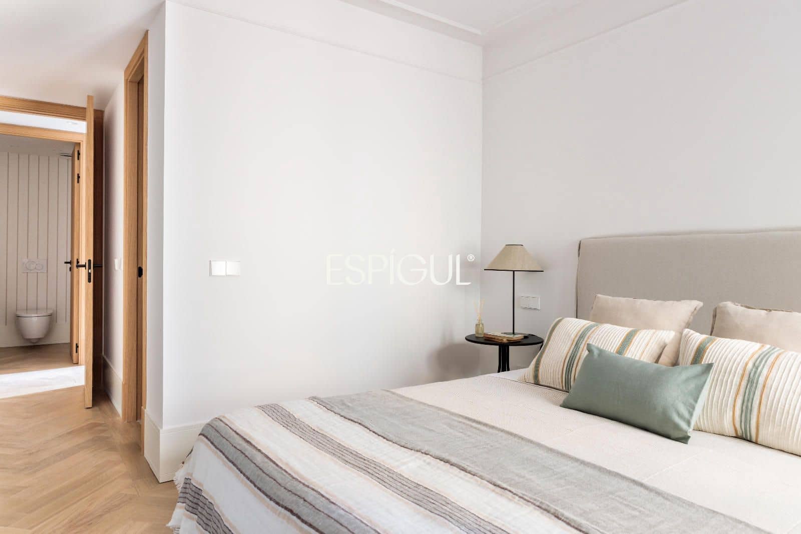 2 bedroom Flat for sale in Madrid city - € 1,295,000 (Ref: 10016240)