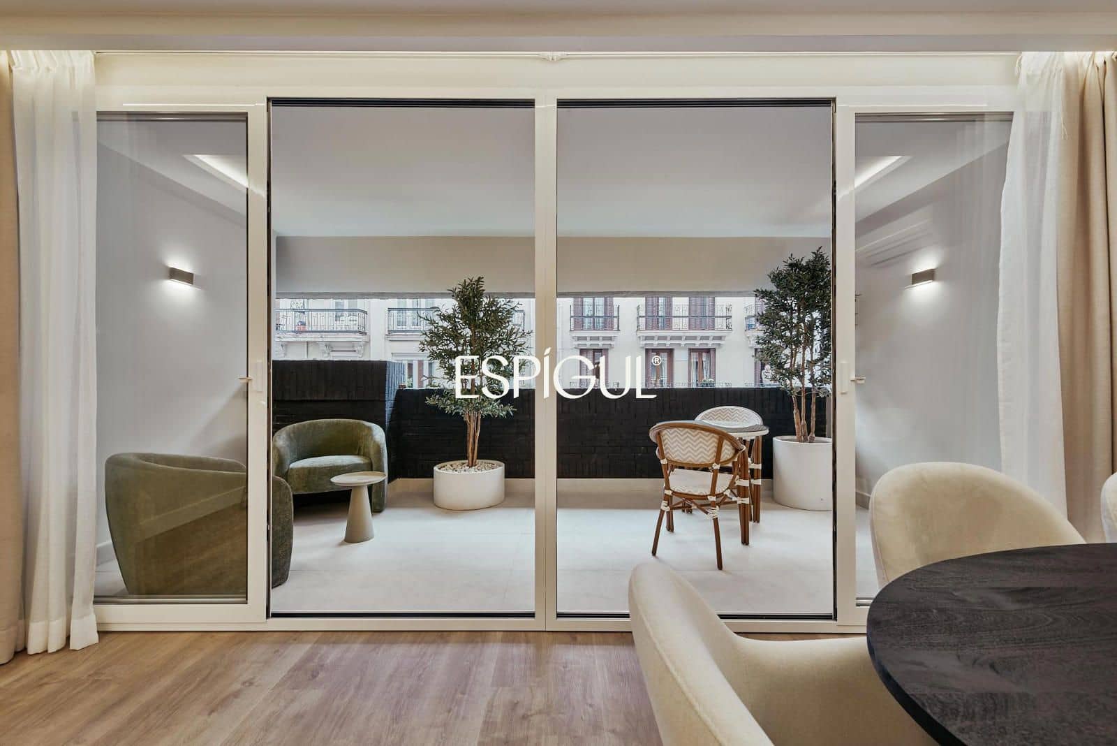 3 soveværelse Lejlighed til salg i Madrid by - € 1.989.000 (Ref: 10016242)