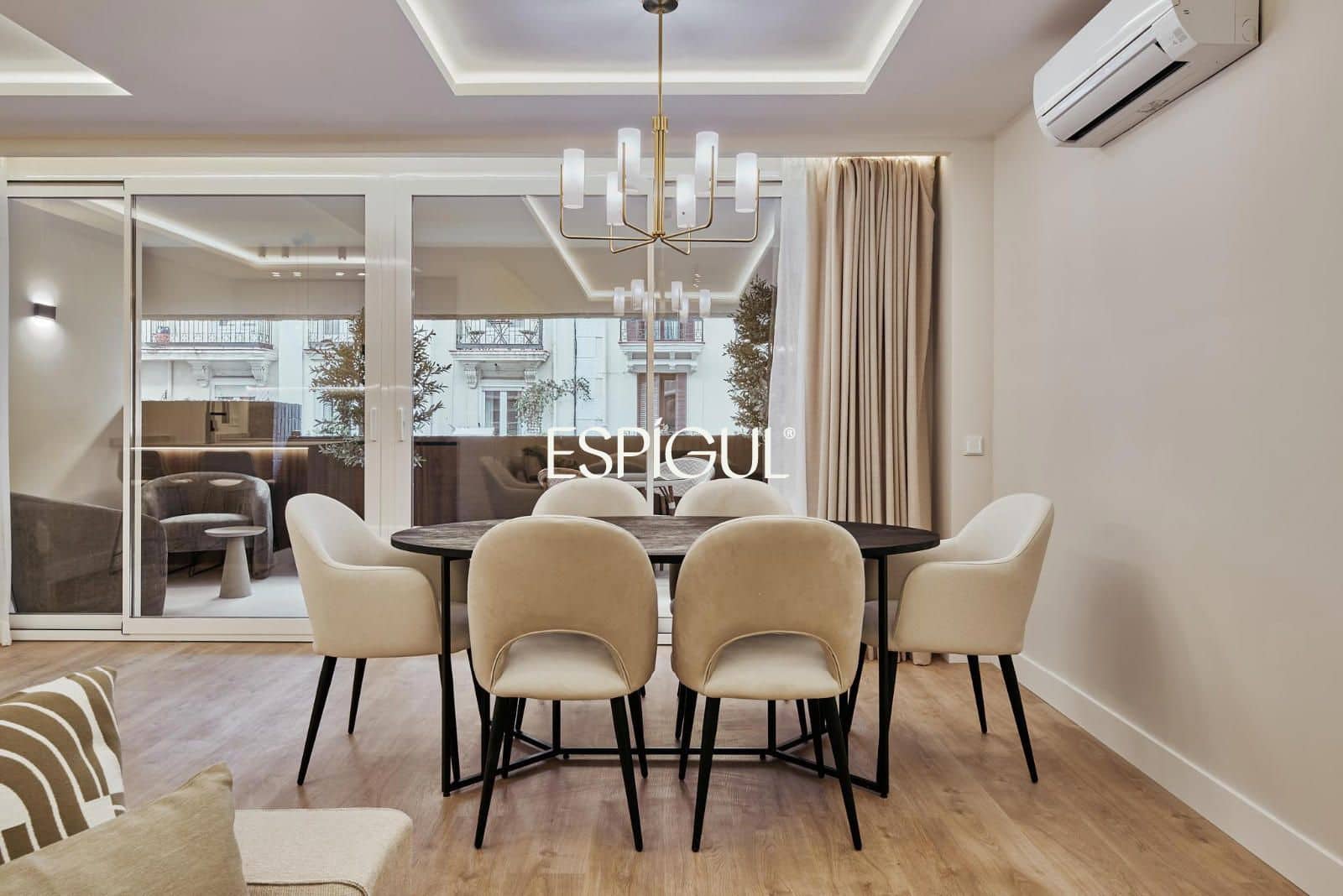 3 soveværelse Lejlighed til salg i Madrid by - € 1.989.000 (Ref: 10016242)