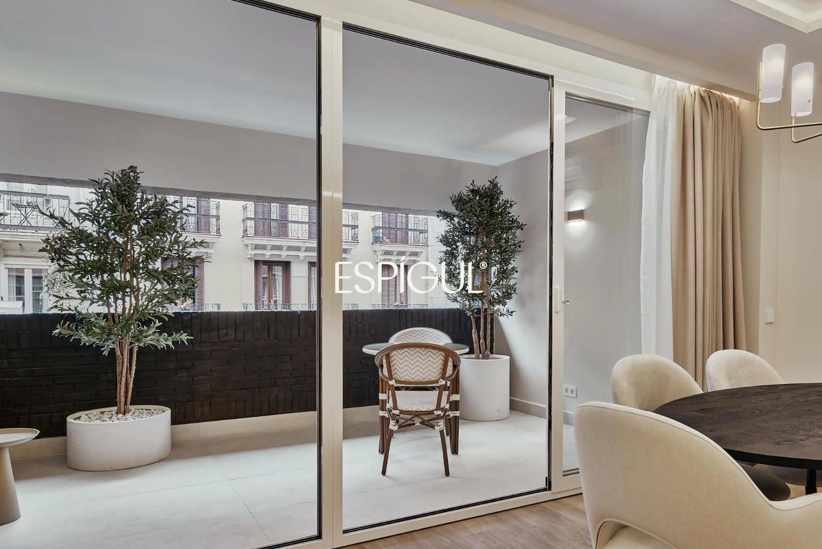 3 soveværelse Lejlighed til salg i Madrid by - € 1.989.000 (Ref: 10016242)
