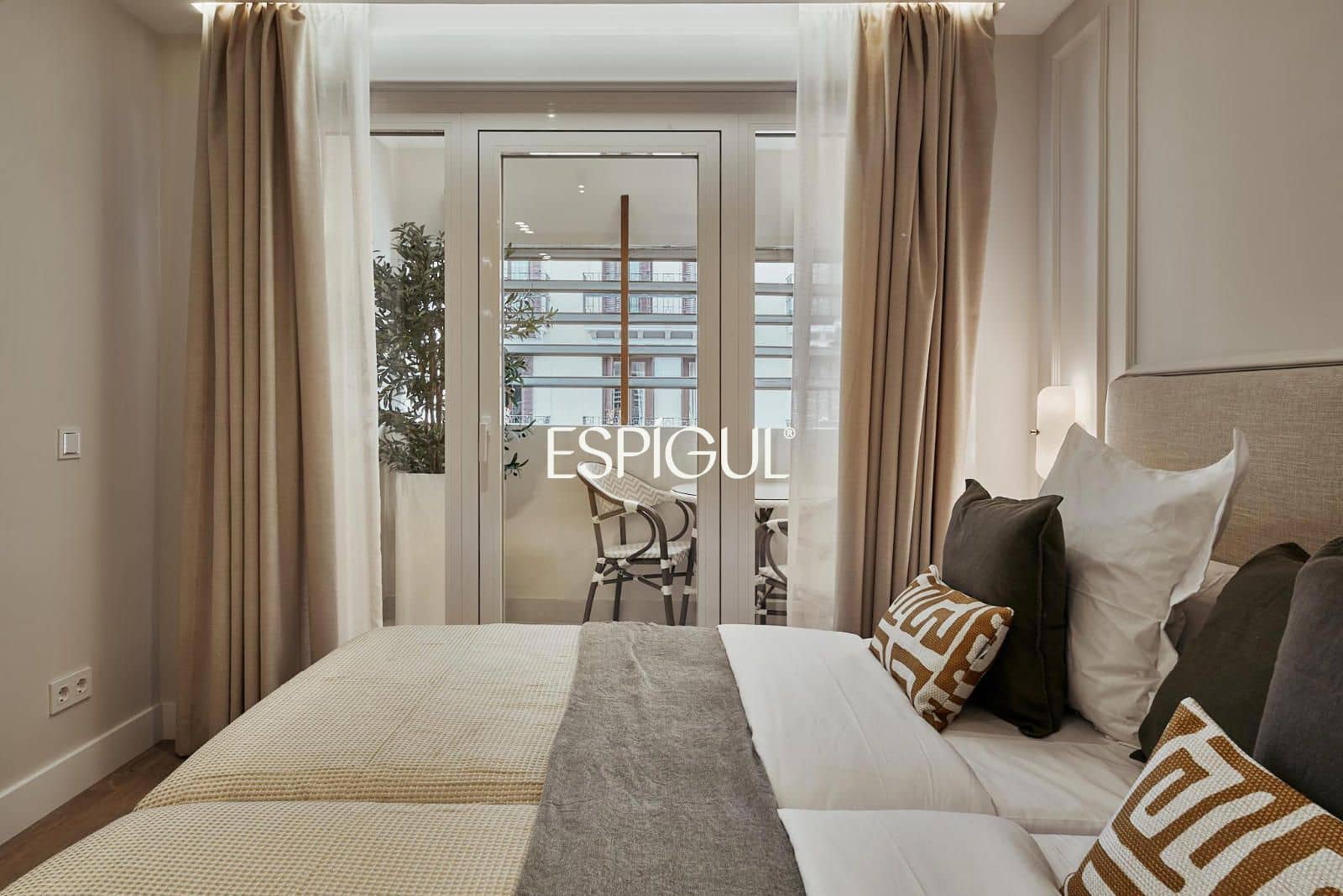 3 soveværelse Lejlighed til salg i Madrid by - € 1.989.000 (Ref: 10016242)