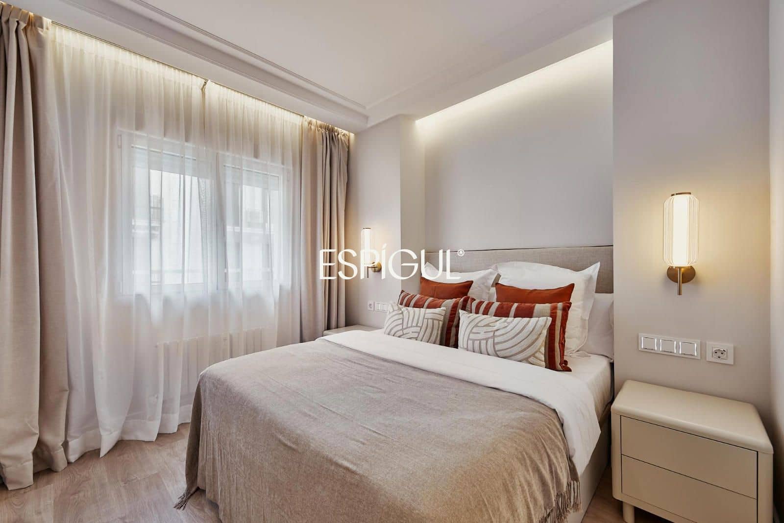 3 soveværelse Lejlighed til salg i Madrid by - € 1.989.000 (Ref: 10016242)