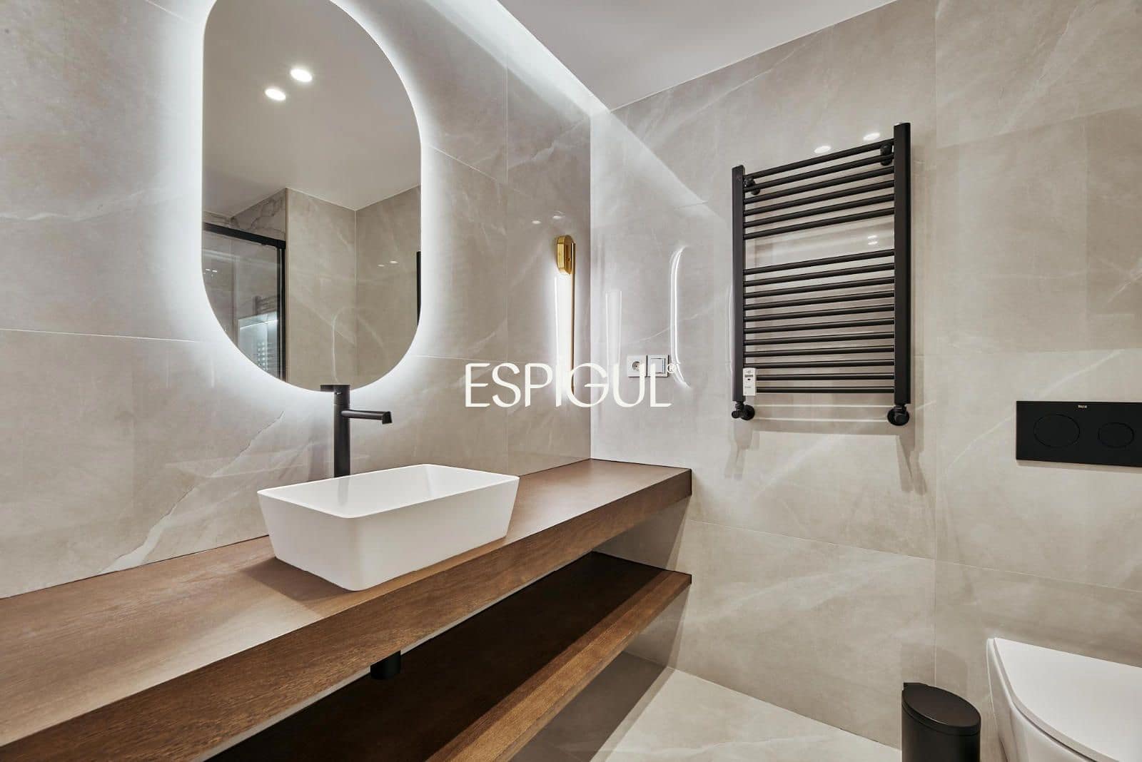 3 soveværelse Lejlighed til salg i Madrid by - € 1.989.000 (Ref: 10016242)