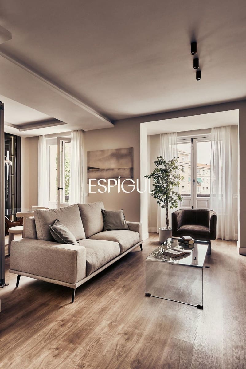 Piso de 3 habitaciones en Madrid ciudad en venta - 1.799.000 € (Ref: 10016243)