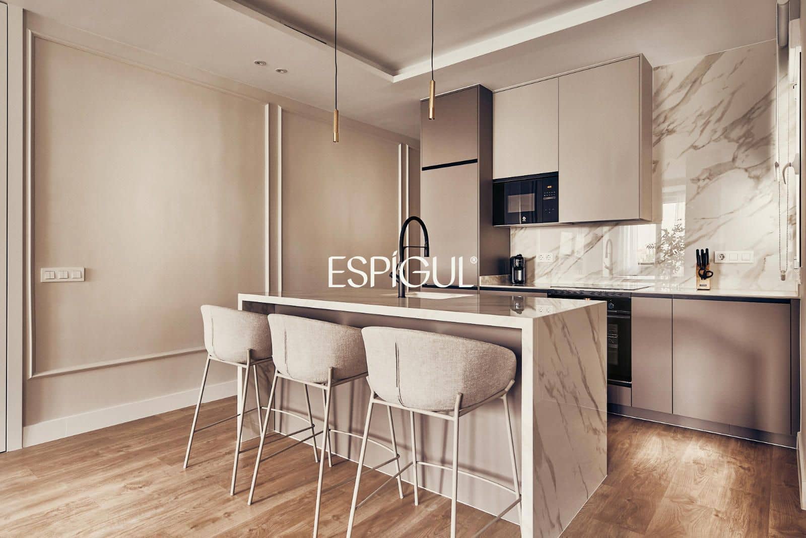 Piso de 3 habitaciones en Madrid ciudad en venta - 1.799.000 € (Ref: 10016243)