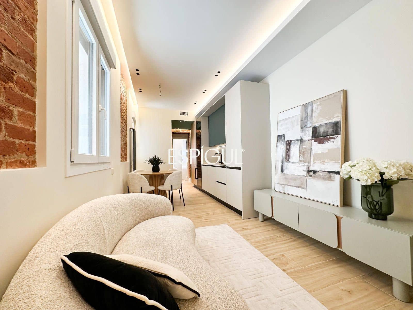 2 slaapkamer Flat te koop in Madrid stad - € 650.000 (Ref: 10016245)