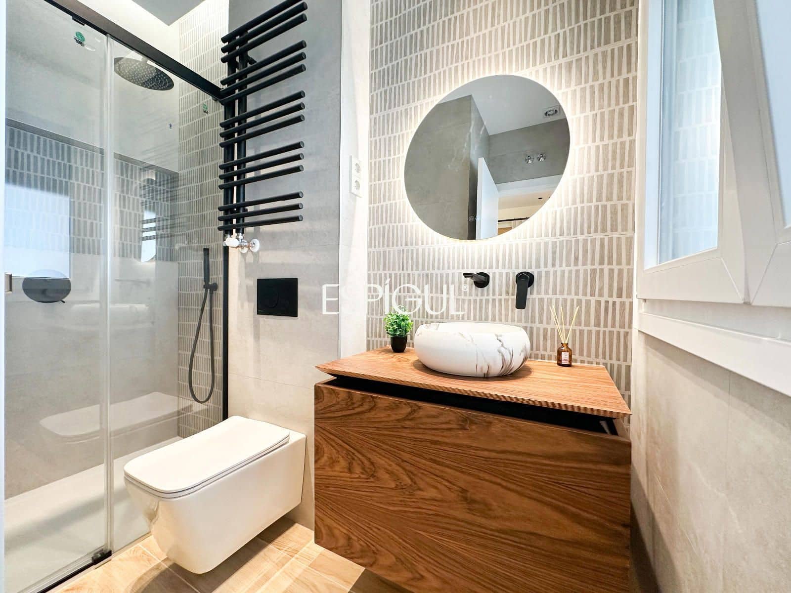2 slaapkamer Flat te koop in Madrid stad - € 650.000 (Ref: 10016245)