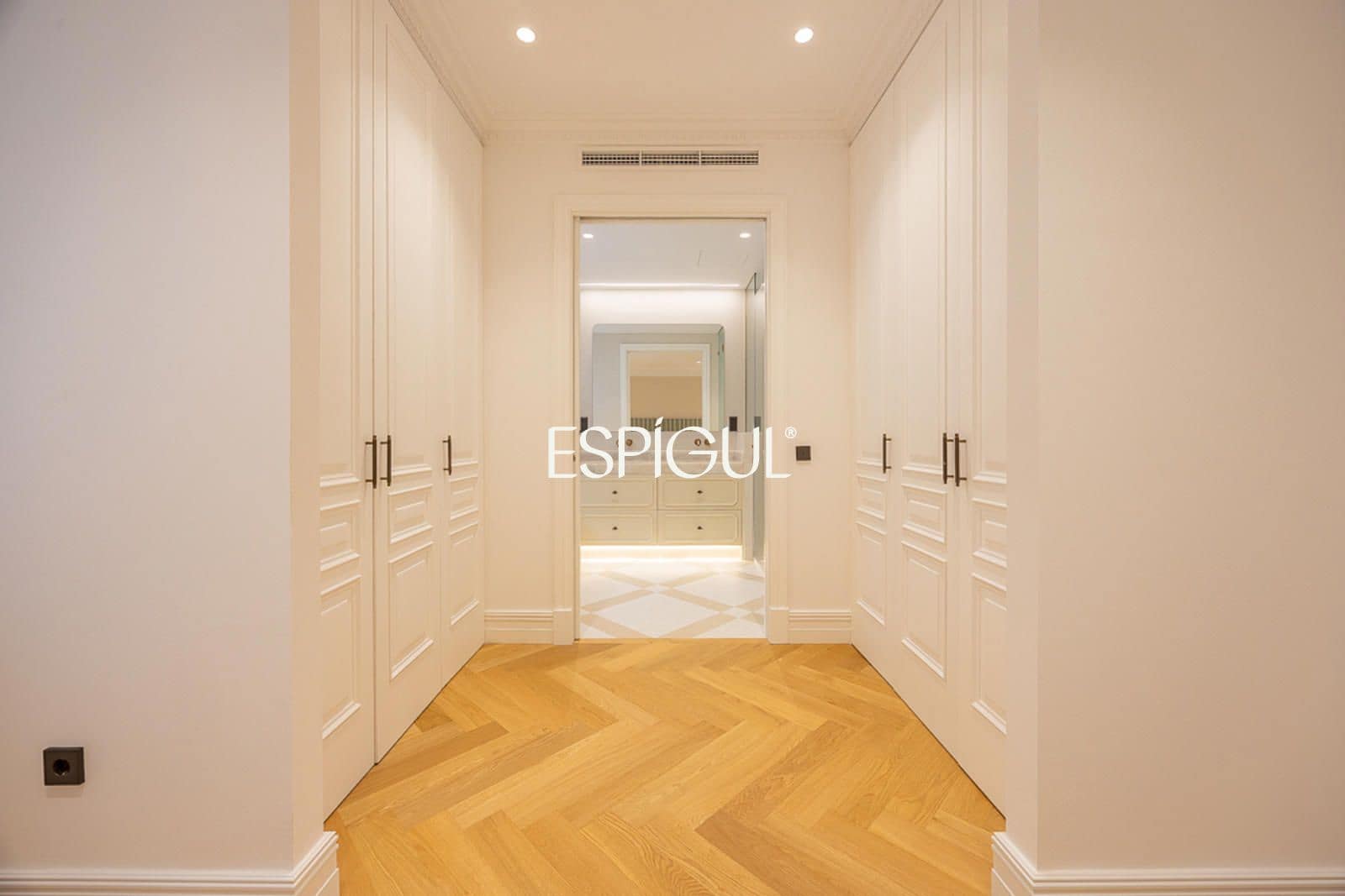 3 bedroom Flat for sale in Madrid city - € 3,900,000 (Ref: 10016246)