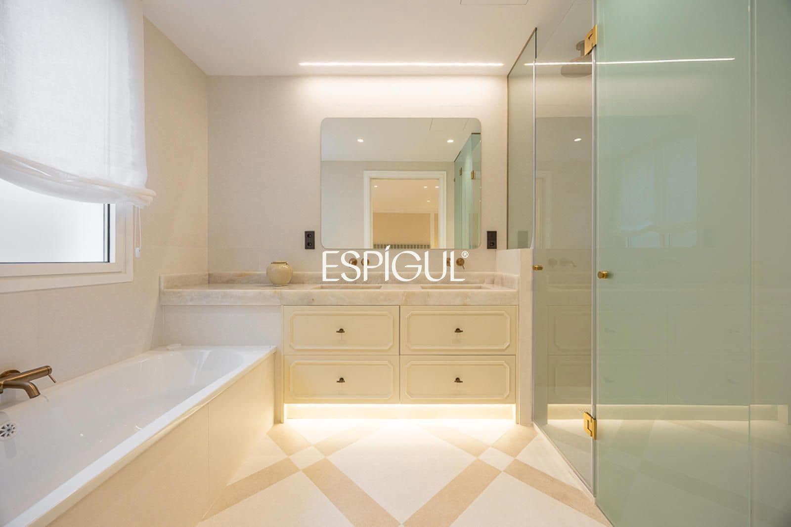 3 bedroom Flat for sale in Madrid city - € 3,900,000 (Ref: 10016246)