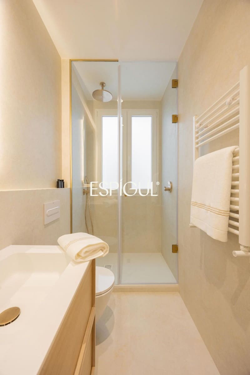 Piso de 2 habitaciones en Madrid ciudad en venta - 1.690.000 € (Ref: 10016247)