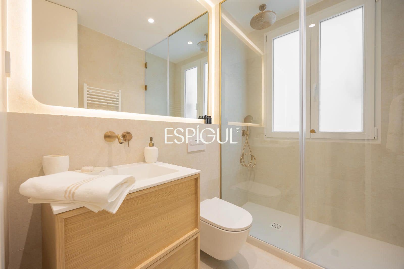 Piso de 2 habitaciones en Madrid ciudad en venta - 1.690.000 € (Ref: 10016247)
