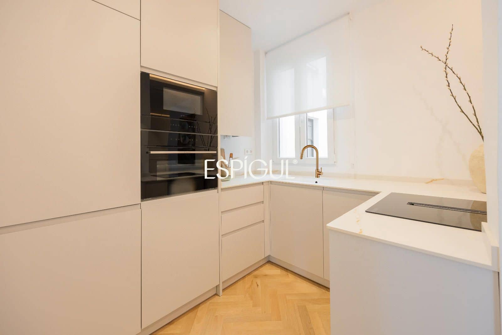 Piso de 2 habitaciones en Madrid ciudad en venta - 1.690.000 € (Ref: 10016247)
