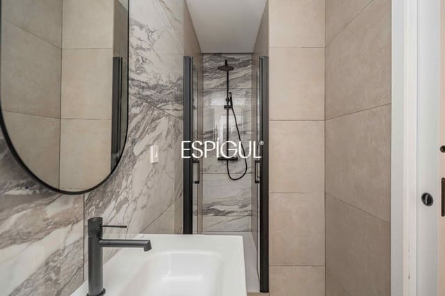 1 sovrum Lägenhet till salu i Cortes, Madrid stad - 449 000 € (Ref: 10016249)