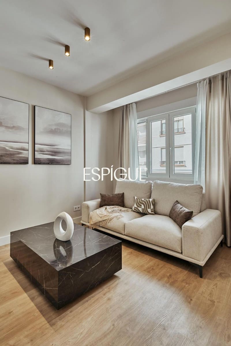 3 slaapkamer Flat te koop in Madrid stad met garage - € 1.809.000 (Ref: 10016253)