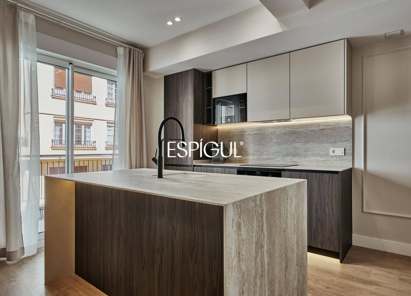 3 slaapkamer Flat te koop in Madrid stad met garage - € 1.809.000 (Ref: 10016253)