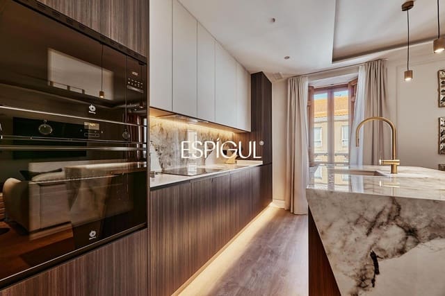 Piso de 3 habitaciones en Universidad, Madrid ciudad en venta - 1.459.000 € (Ref: 10016257)