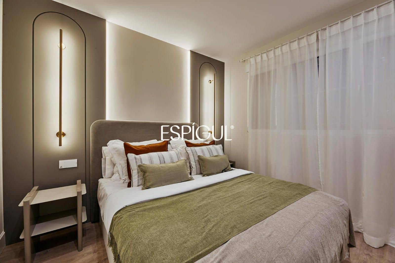 2 soveværelse Lejlighed til salg i Madrid by - € 1.859.000 (Ref: 10016258)