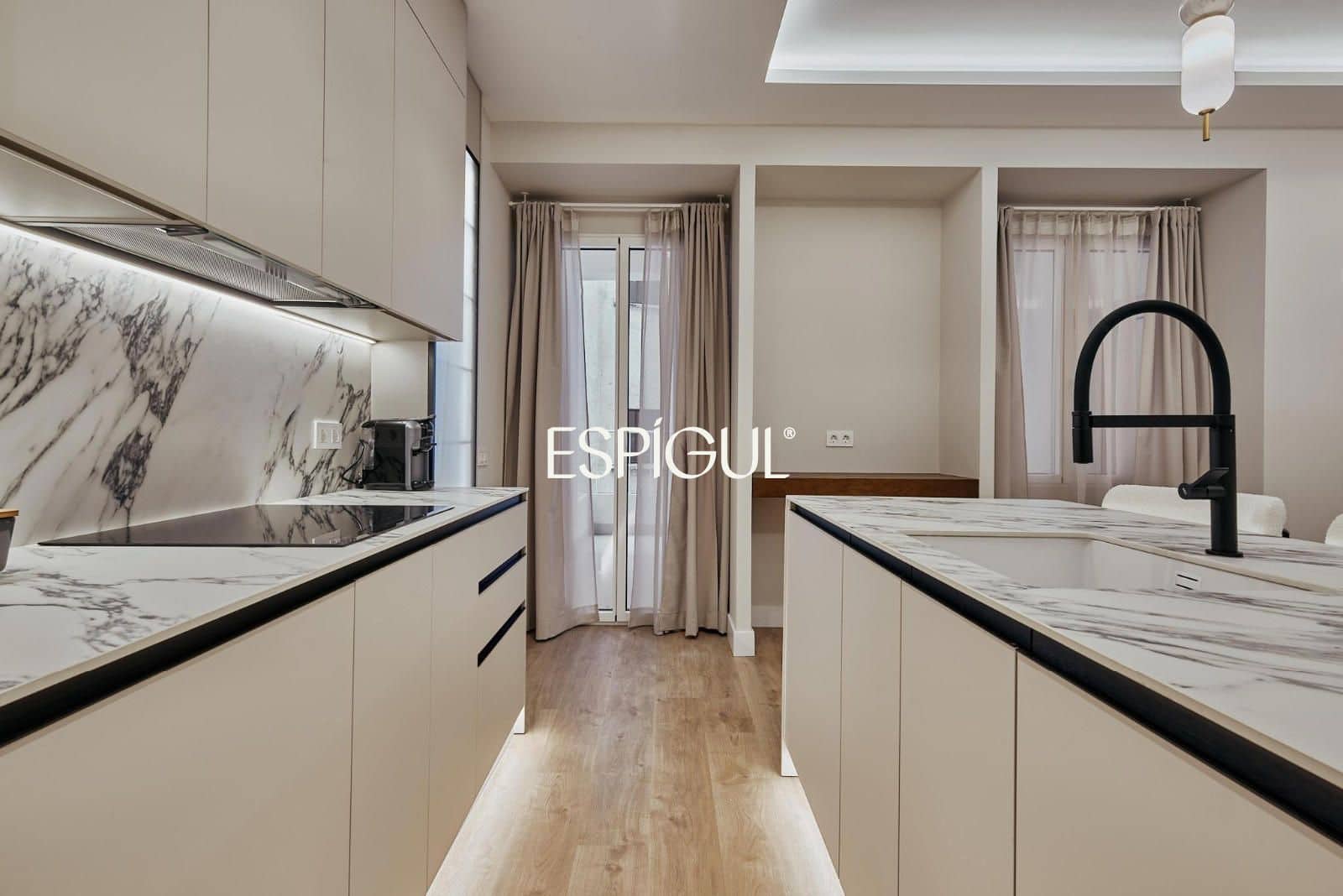 3 slaapkamer Flat te koop in Madrid stad - € 1.589.000 (Ref: 10016263)