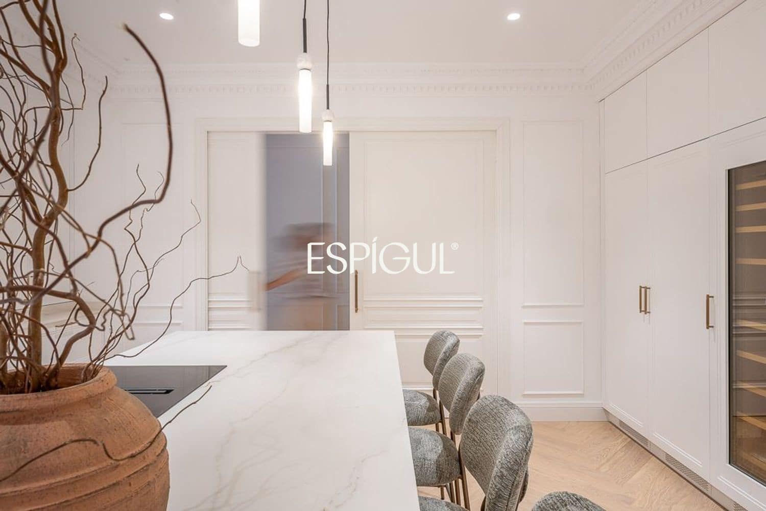 3 slaapkamer Flat te koop in Madrid stad - € 8.100.000 (Ref: 10016269)