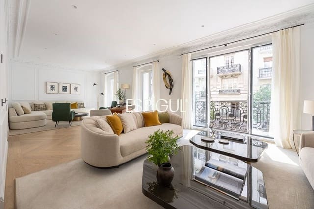 3 bedroom Flat for sale in Recoletos, Madrid city - € 8,100,000 (Ref: 10016269)