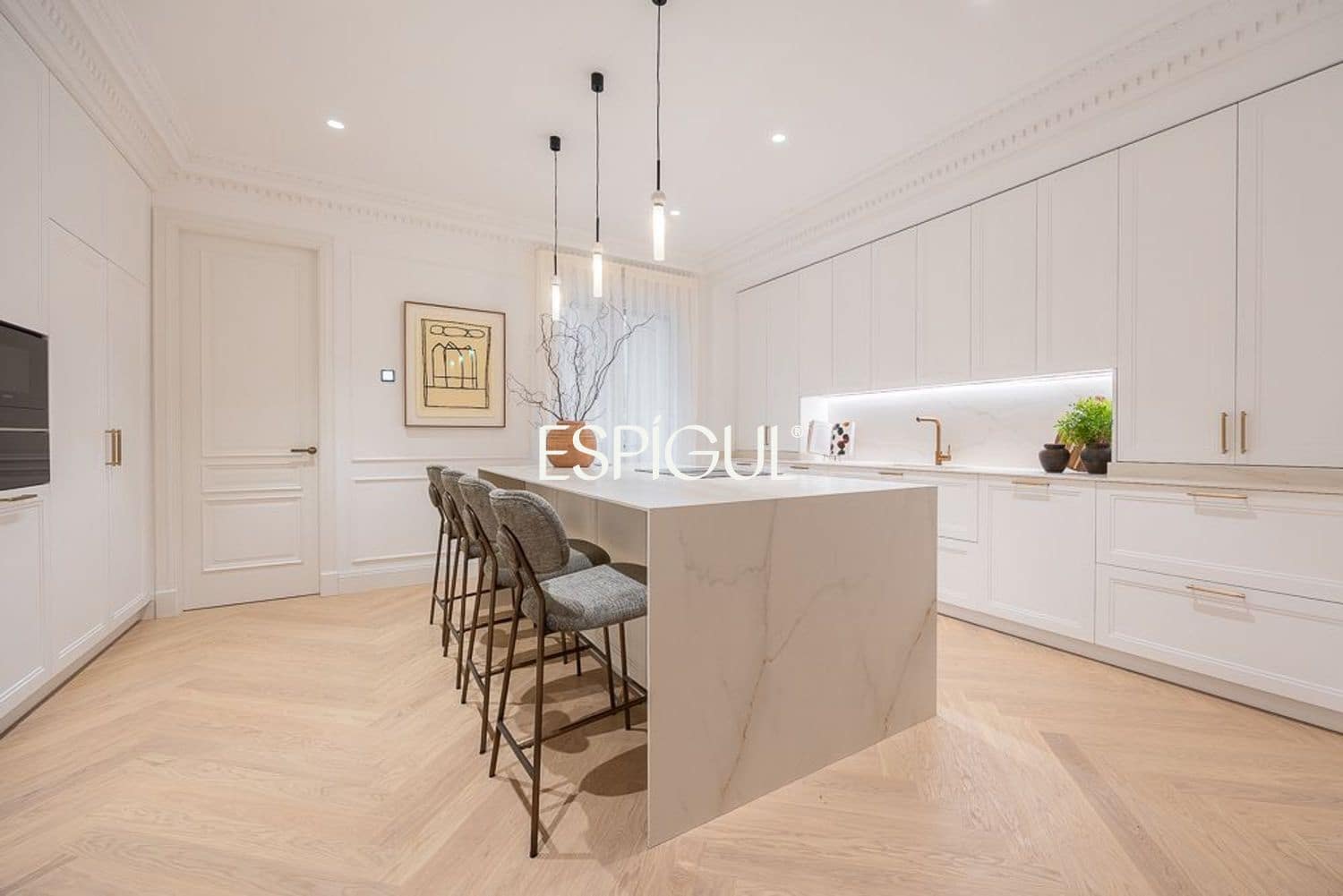 3 slaapkamer Flat te koop in Madrid stad - € 8.100.000 (Ref: 10016269)