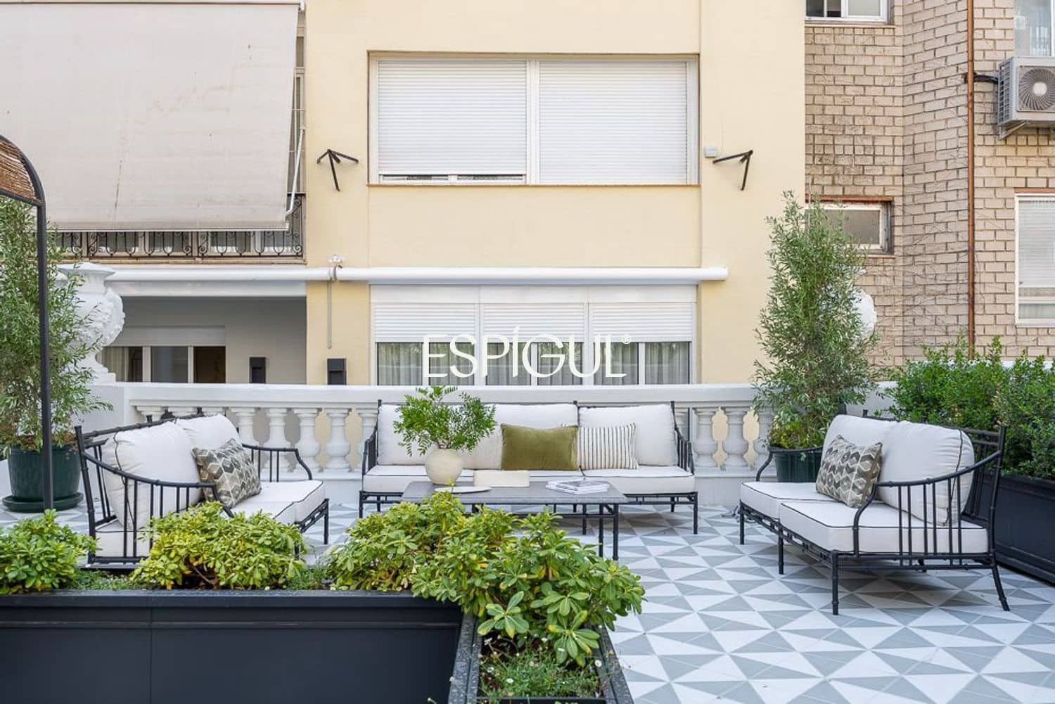 3 slaapkamer Flat te koop in Madrid stad - € 8.100.000 (Ref: 10016269)
