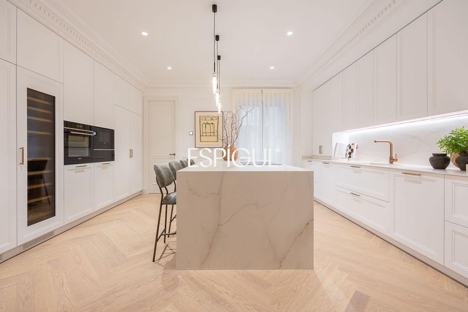 3 slaapkamer Flat te koop in Madrid stad - € 8.100.000 (Ref: 10016269)