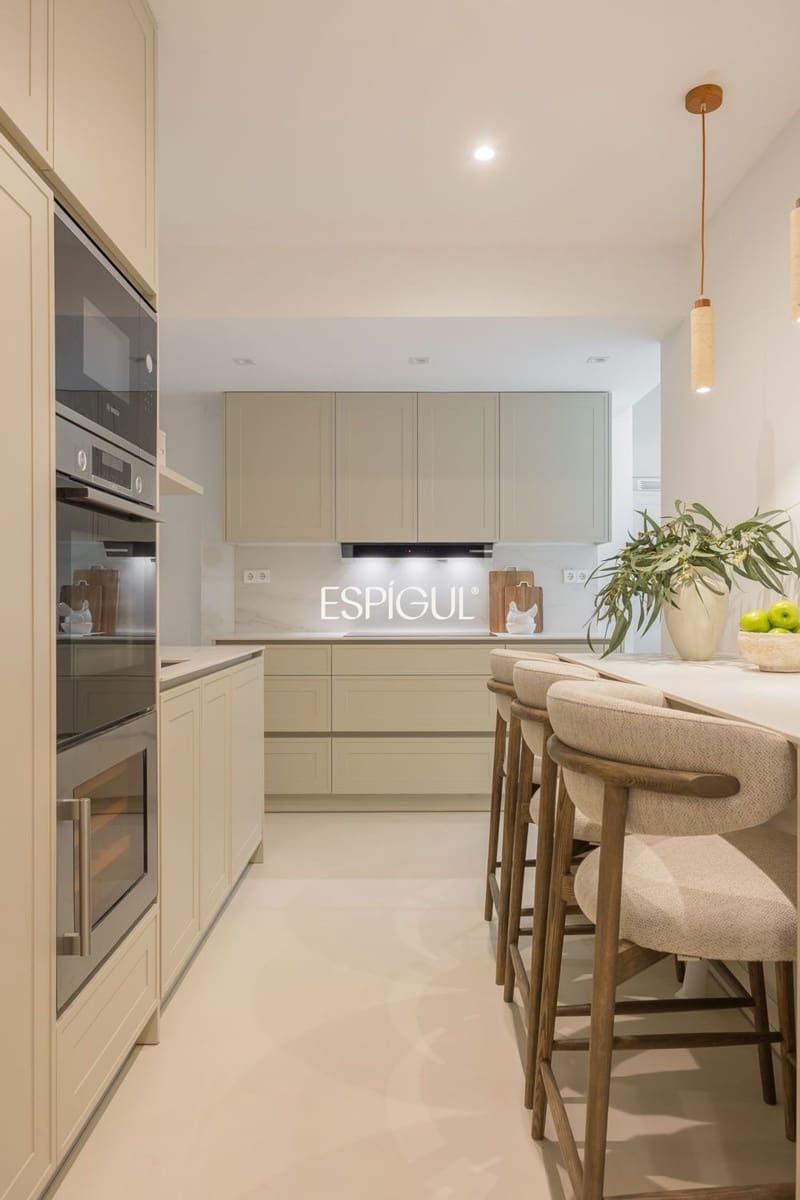 3 bedroom Flat for sale in Madrid city with garage - € 3,200,000 (Ref: 10016270)