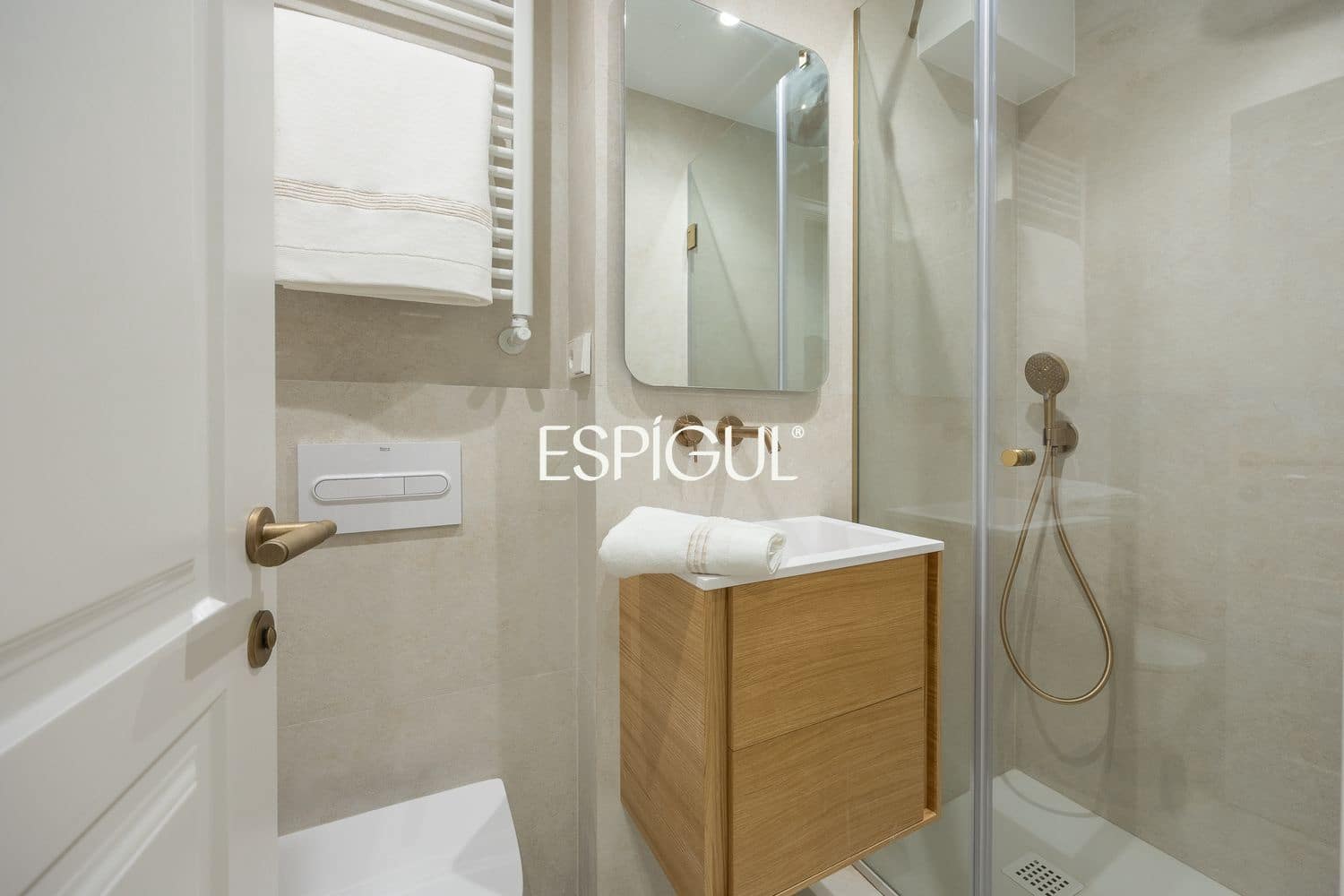 3 bedroom Flat for sale in Madrid city with garage - € 3,200,000 (Ref: 10016270)