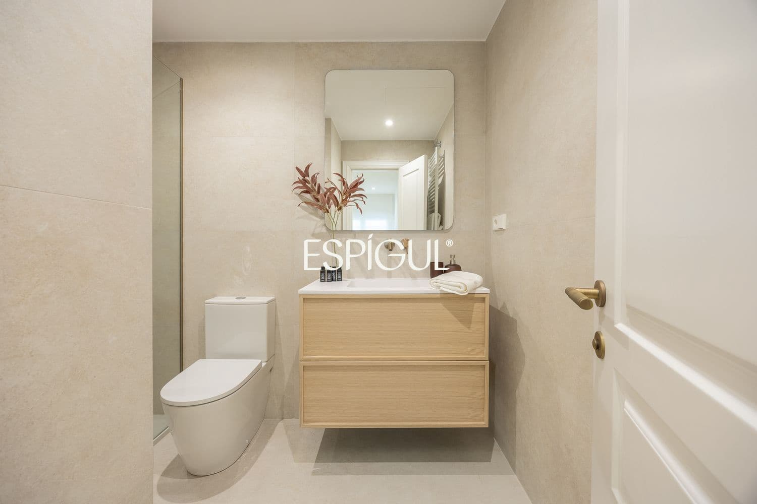 3 bedroom Flat for sale in Madrid city with garage - € 3,200,000 (Ref: 10016270)