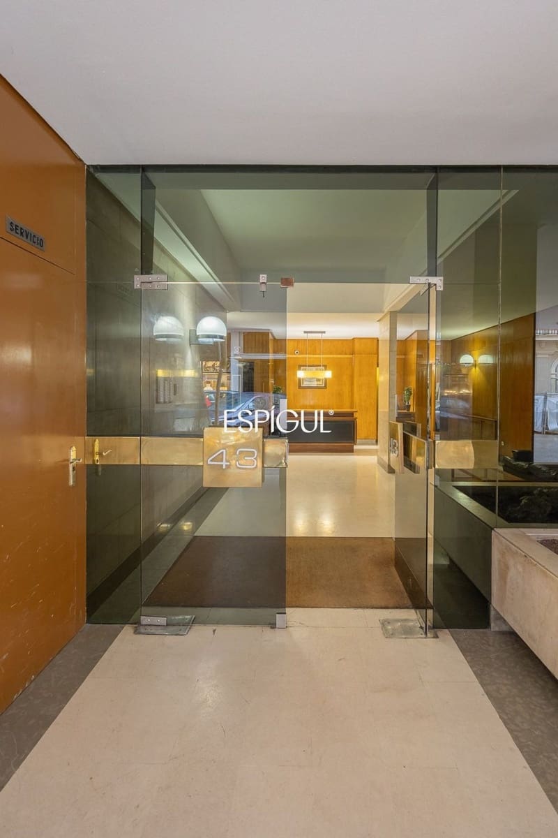 3 bedroom Flat for sale in Madrid city with garage - € 3,200,000 (Ref: 10016270)
