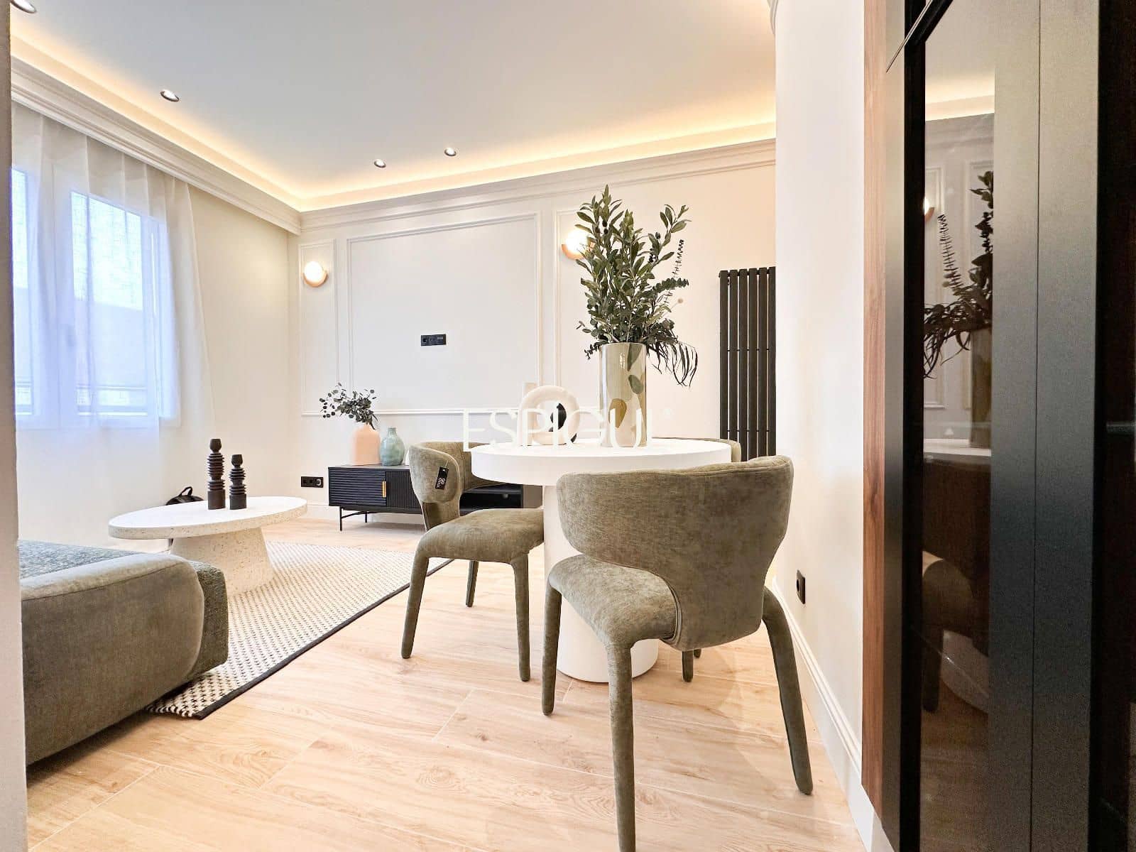 2 bedroom Flat for sale in Madrid city - € 835,000 (Ref: 10016272)