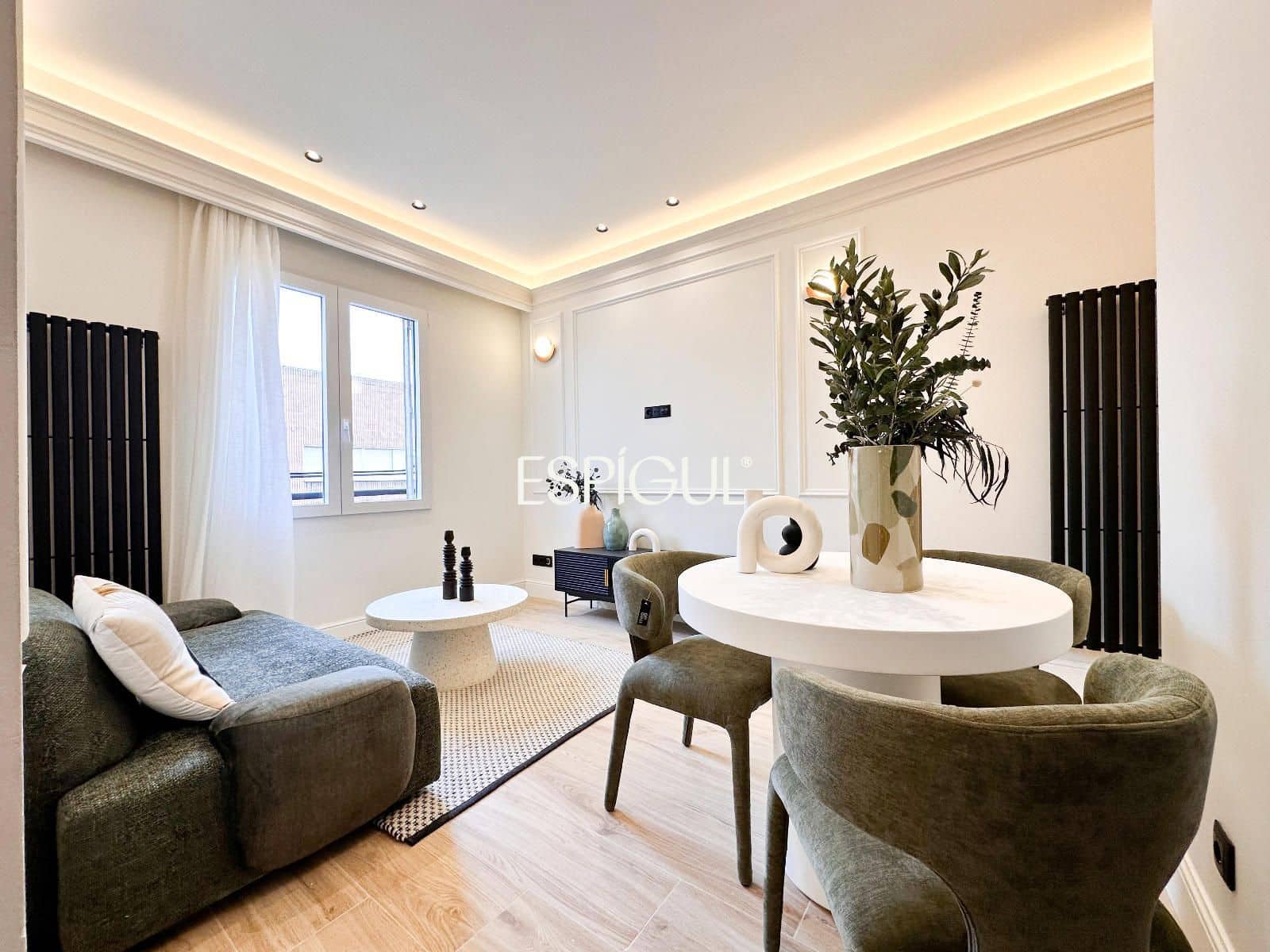 2 bedroom Flat for sale in Madrid city - € 835,000 (Ref: 10016272)