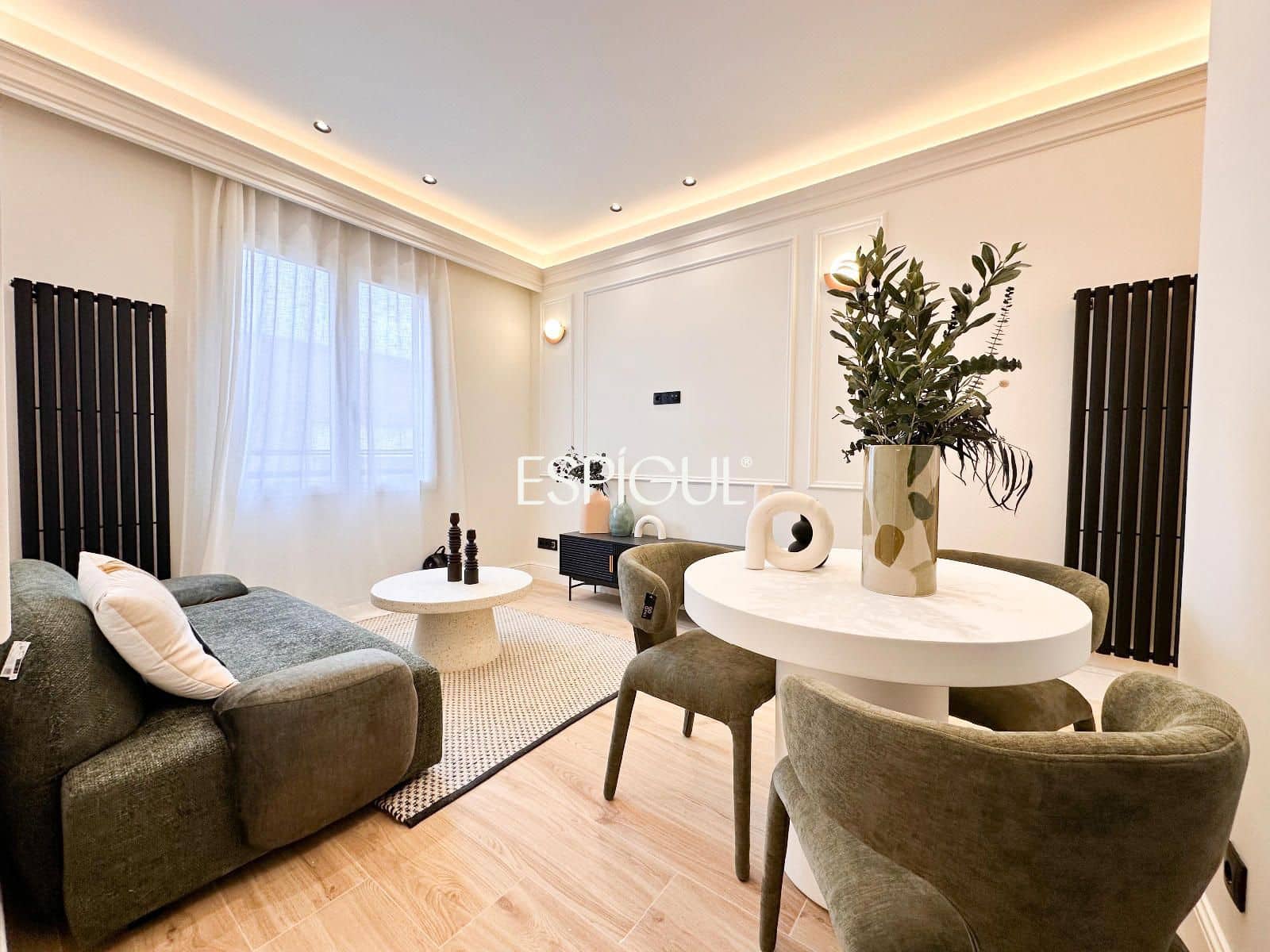 2 bedroom Flat for sale in Madrid city - € 835,000 (Ref: 10016272)