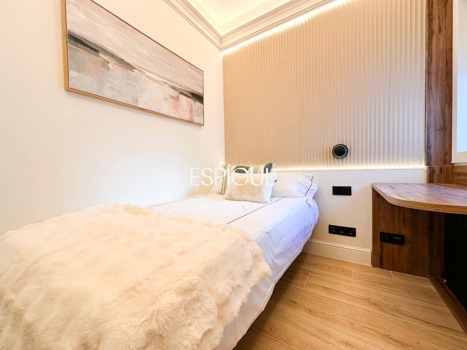 2 bedroom Flat for sale in Madrid city - € 835,000 (Ref: 10016272)
