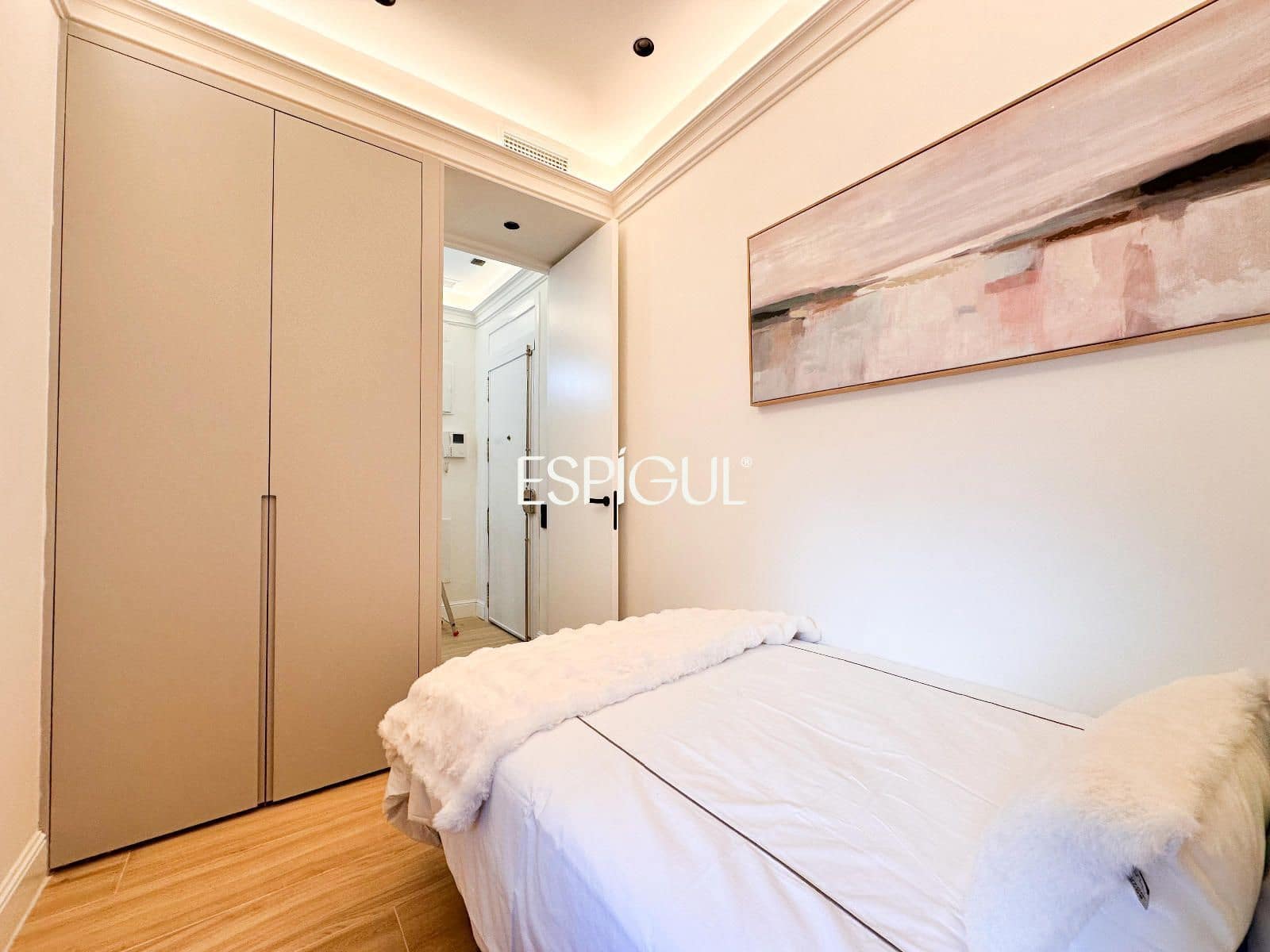 2 bedroom Flat for sale in Madrid city - € 835,000 (Ref: 10016272)