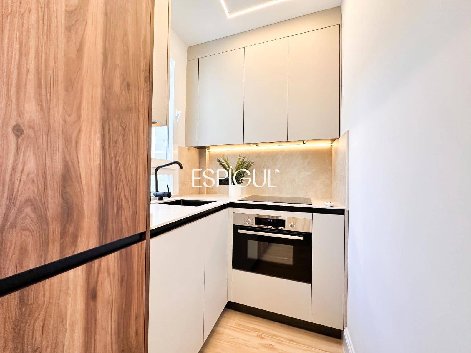 2 bedroom Flat for sale in Madrid city - € 835,000 (Ref: 10016272)
